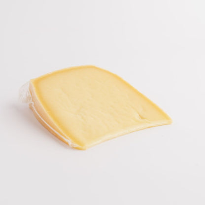 Formaggio di montagna stagionato