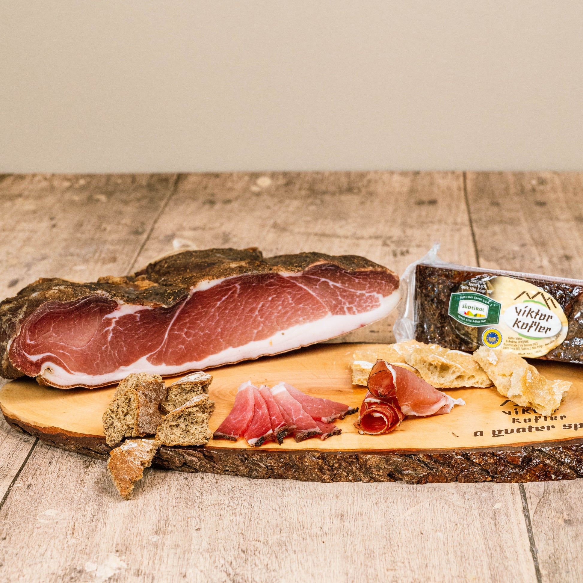 Südtiroler Speck g.g.A. traditionell los